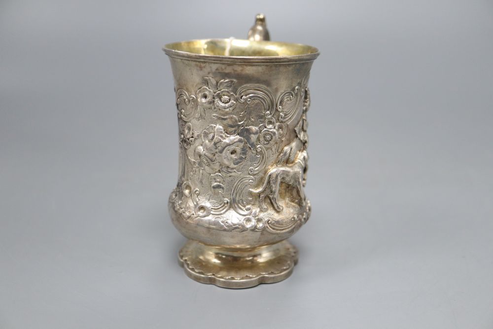 A Victorian silver christening mug, London 1841, 6.1ozs.